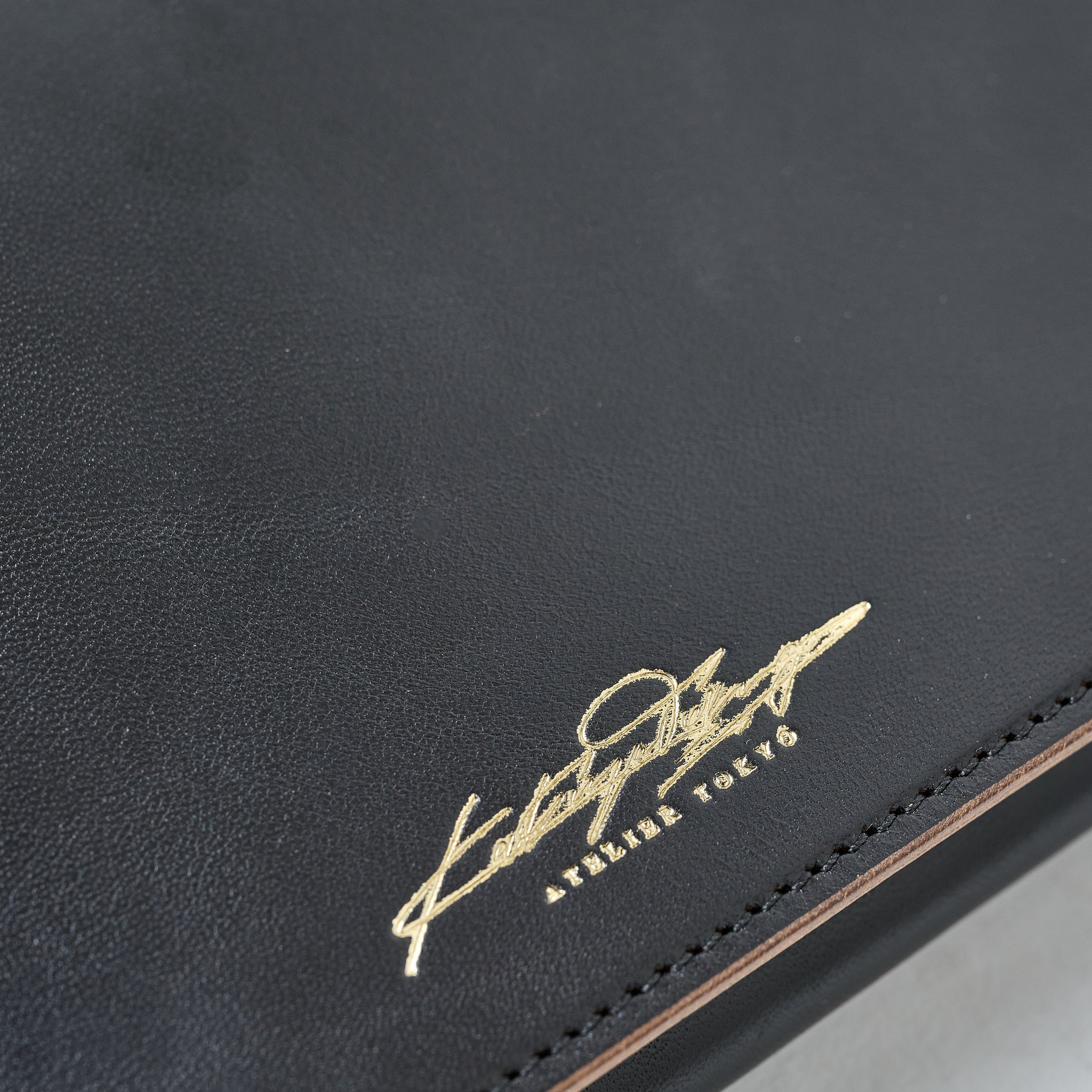 LONG TRUCKERS WALLET (Horsebutt leather) – THE BOOTS SHOP ONLINE