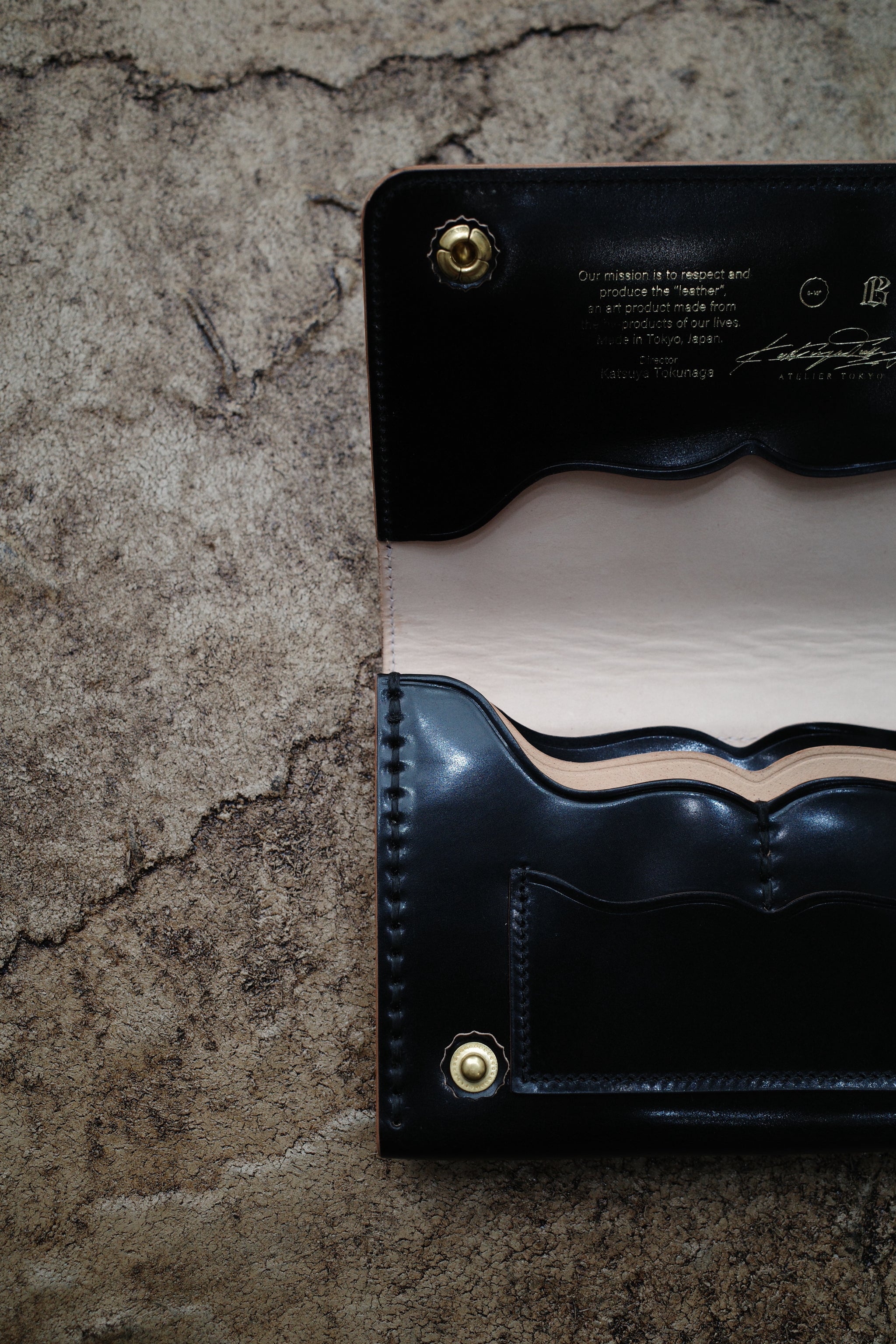 MIDDLE TRUCKERS WALLET (Cordovan leather) – THE BOOTS SHOP ONLINE