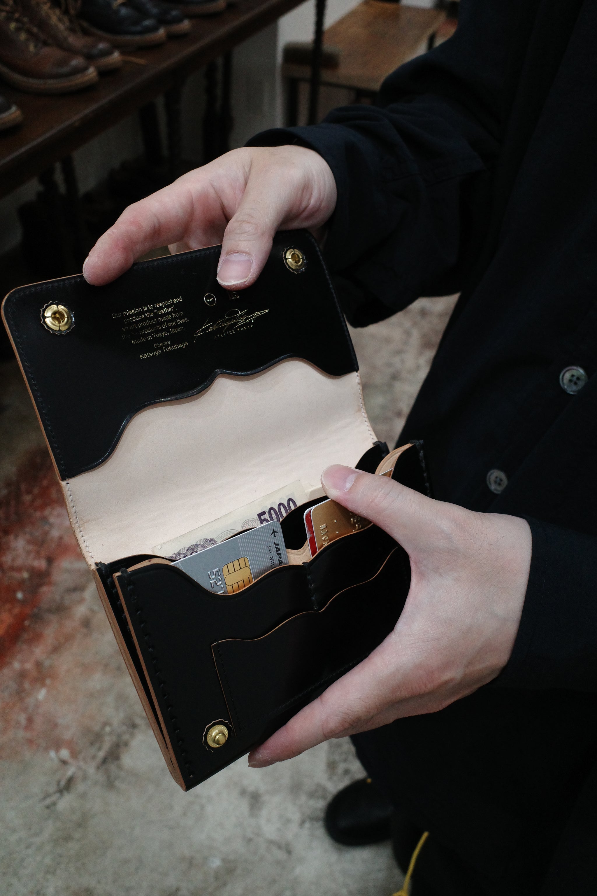 MIDDLE TRUCKERS WALLET (Bridle leather) – THE BOOTS SHOP ONLINE