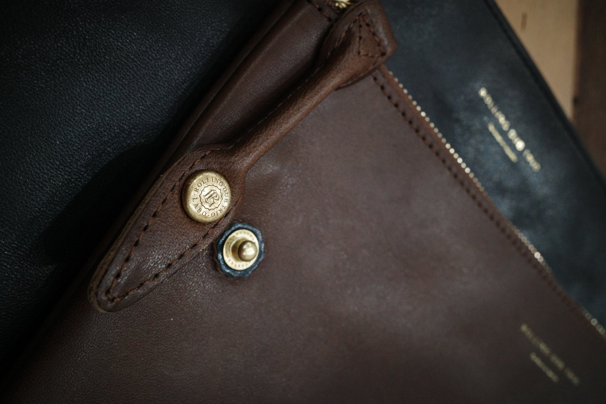 SQUARE ZIP & SNAP POUCH size M -BLACK LEATHER – THE BOOTS SHOP ONLINE