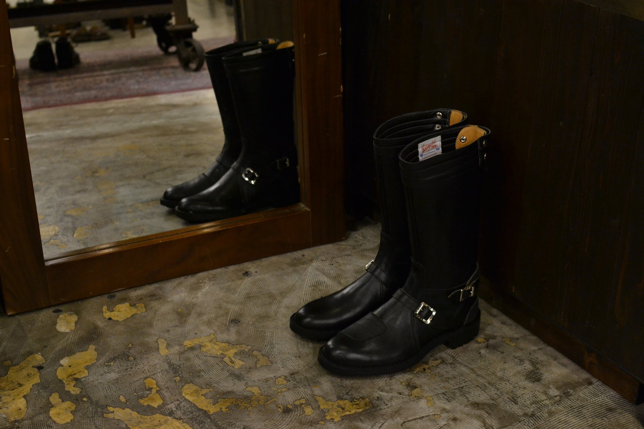 REV101 – THE BOOTS SHOP ONLINE
